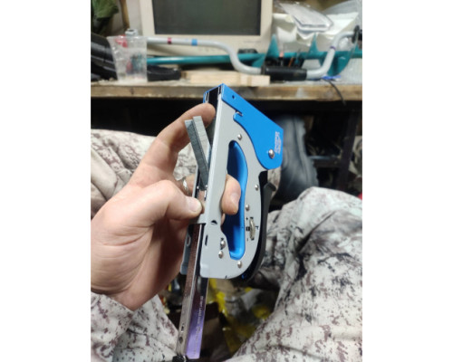 Металлический степлер БАРС регулировка удара, двухкомпонентная рукоятка 40003