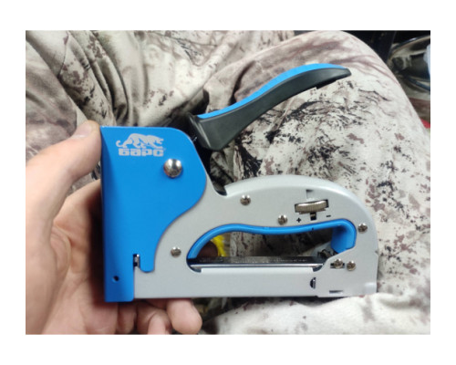 Металлический степлер БАРС регулировка удара, двухкомпонентная рукоятка 40003