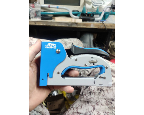 Металлический степлер БАРС регулировка удара, двухкомпонентная рукоятка 40003