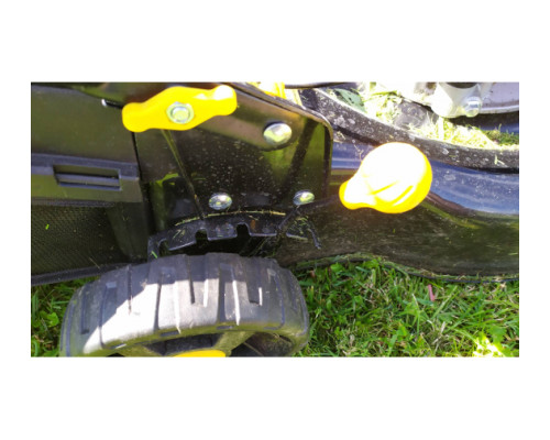 Газонокосилка Champion LM4215