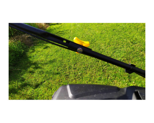 Газонокосилка Champion LM4215