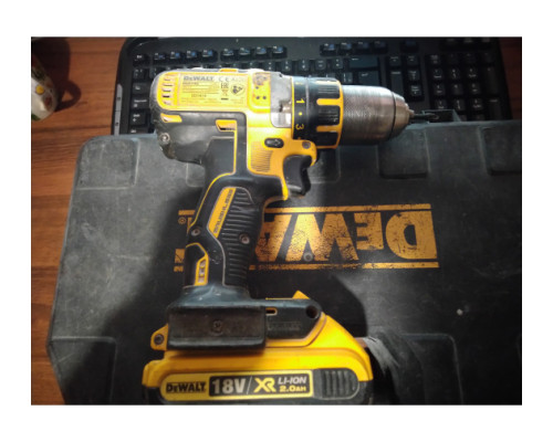 Аккумуляторная дрель-шуруповерт DEWALT DCD 790 D2