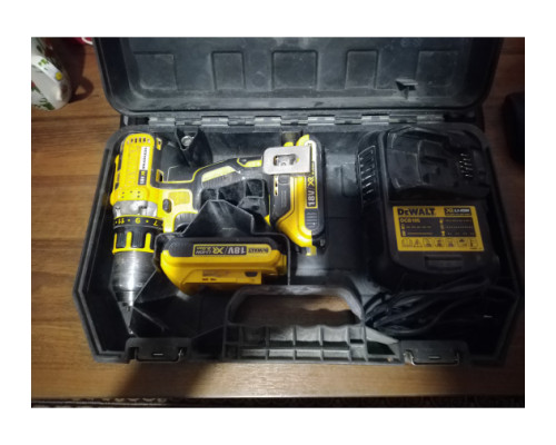 Аккумуляторная дрель-шуруповерт DEWALT DCD 790 D2