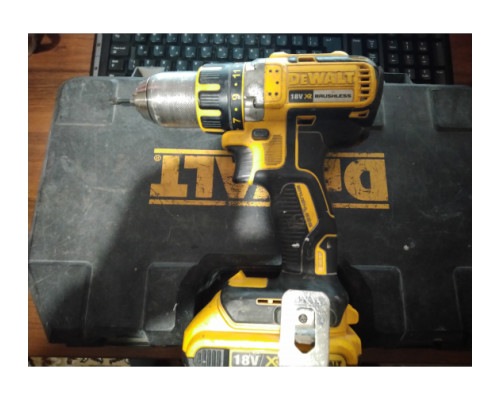 Аккумуляторная дрель-шуруповерт DEWALT DCD 790 D2