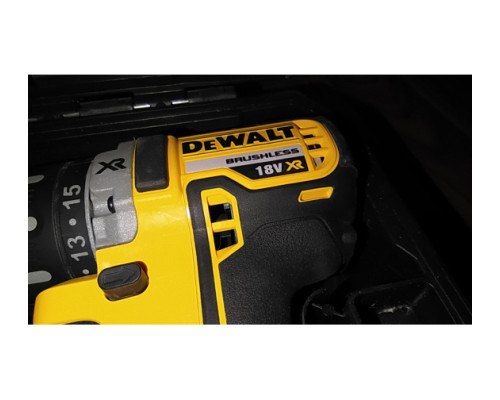 Аккумуляторная дрель-шуруповерт DEWALT DCD 791 D2 Аккумуляторная дрель-шуруповерт DEWALT DCD 791 D2