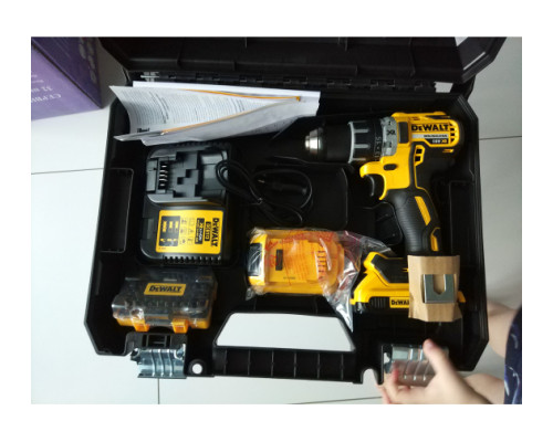 Аккумуляторная дрель-шуруповерт DEWALT DCD 791 D2 Аккумуляторная дрель-шуруповерт DEWALT DCD 791 D2