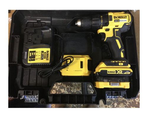 Беcщеточная дрель-шуруповерт DEWALT DCD777D2T