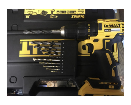 Беcщеточная дрель-шуруповерт DEWALT DCD777D2T