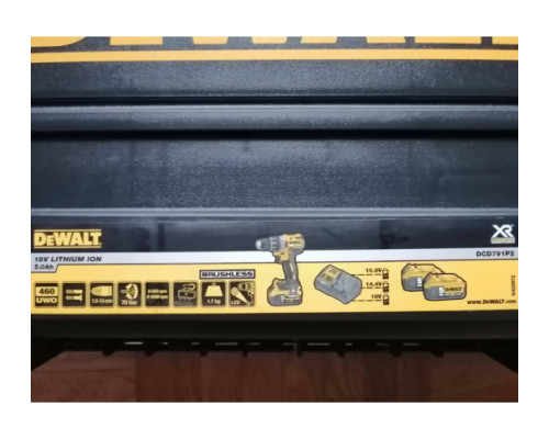Бесщеточная дрель-шуруповерт DEWALT DCD791P2 Бесщеточная дрель-шуруповерт DEWALT DCD791P2