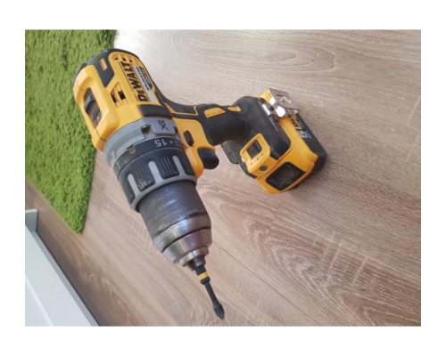 Бесщеточная дрель-шуруповерт DEWALT DCD791P2