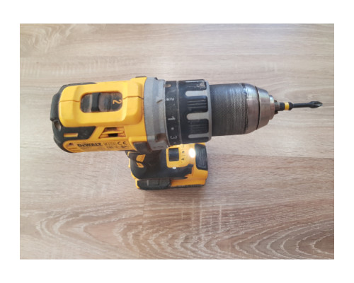 Бесщеточная дрель-шуруповерт DEWALT DCD791P2