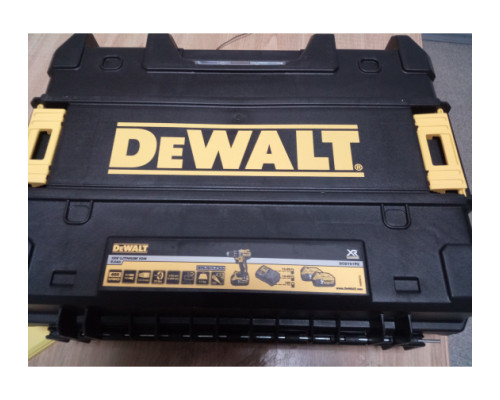 Бесщеточная дрель-шуруповерт DEWALT DCD791P2