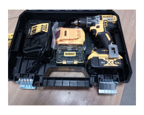 Бесщеточная дрель-шуруповерт DEWALT DCD791P2