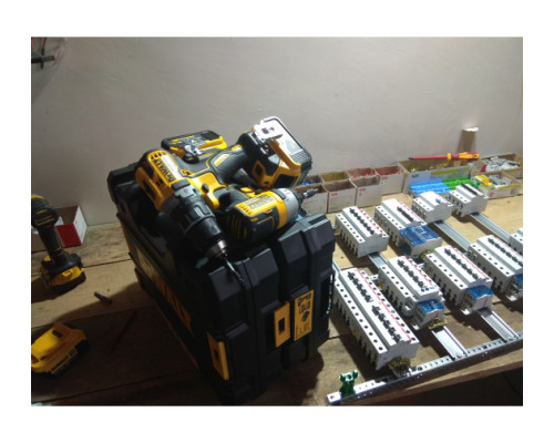 Бесщеточная дрель-шуруповерт DEWALT DCD791P2 Бесщеточная дрель-шуруповерт DEWALT DCD791P2