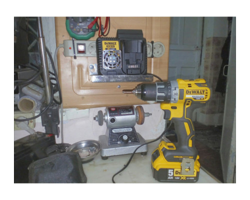 Бесщеточная дрель-шуруповерт DEWALT DCD791P2 Бесщеточная дрель-шуруповерт DEWALT DCD791P2