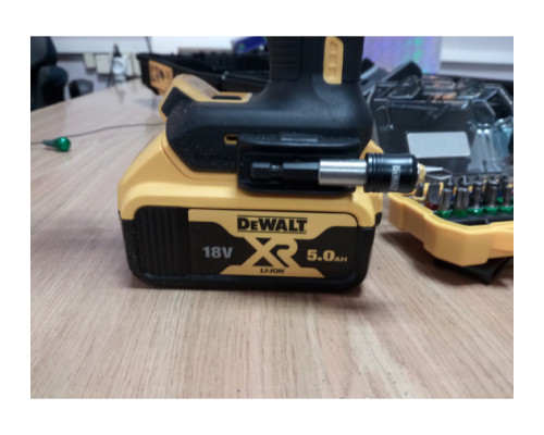 Бесщеточная дрель-шуруповерт DEWALT DCD791P2