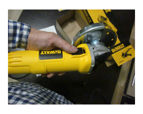 Болгарка (УШМ) DEWALT DWE 4051 Болгарка (УШМ) DEWALT DWE 4051