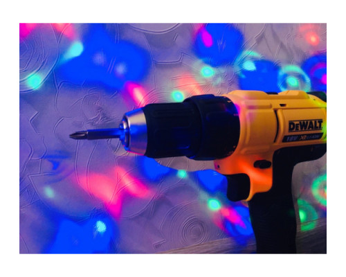 Дрель-шуруповерт DEWALT 2.0 Ач DCD771D2