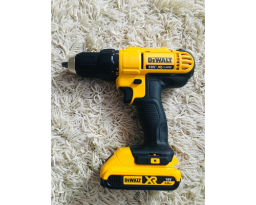 Дрель-шуруповерт DEWALT 2.0 Ач DCD771D2