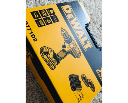 Дрель-шуруповерт DEWALT 2.0 Ач DCD771D2
