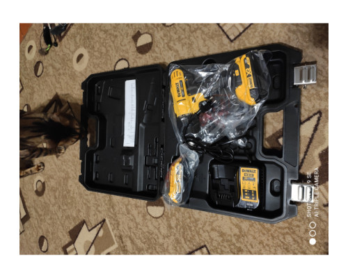 Дрель-шуруповерт DEWALT 2.0 Ач DCD771D2