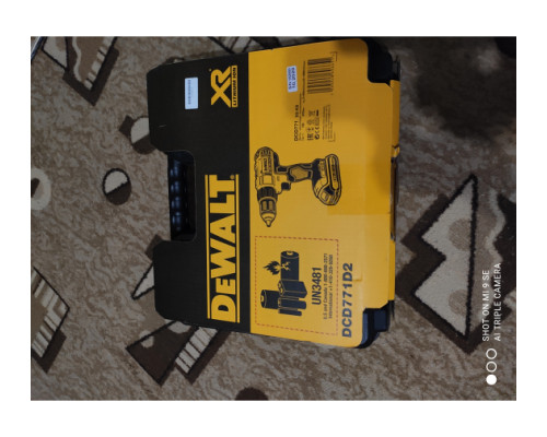 Дрель-шуруповерт DEWALT 2.0 Ач DCD771D2