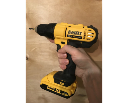 Дрель-шуруповерт DEWALT 2.0 Ач DCD771D2