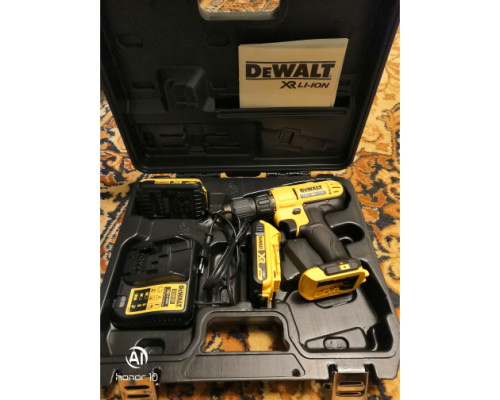 Дрель-шуруповерт DEWALT 2.0 Ач DCD771D2
