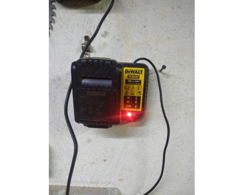 Дрель-шуруповерт DEWALT 2.0 Ач DCD771D2