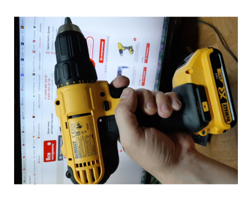 Дрель-шуруповерт DEWALT 2.0 Ач DCD771D2