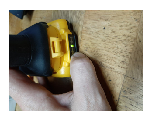 Дрель-шуруповерт DEWALT 2.0 Ач DCD771D2