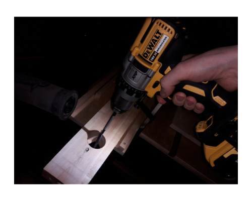 Дрель-шуруповерт DEWALT DCD991NT