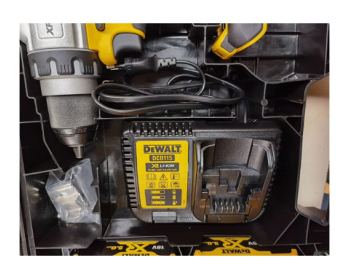 Дрель-шуруповерт DEWALT DCD991NT