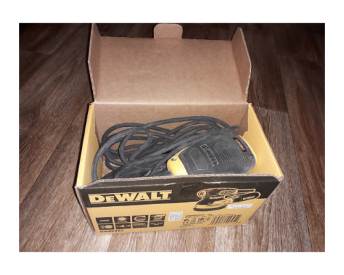 Эксцентриковая шлифмашина DEWALT DWE6423 Эксцентриковая шлифмашина DEWALT DWE6423