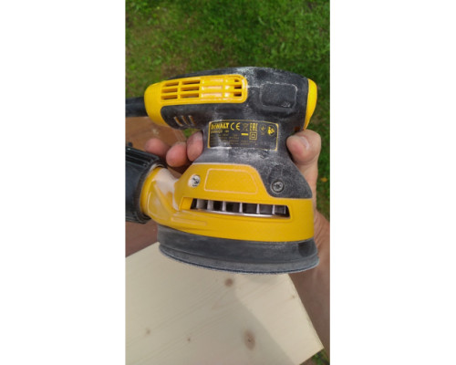 Эксцентриковая шлифмашина DEWALT DWE6423 Эксцентриковая шлифмашина DEWALT DWE6423