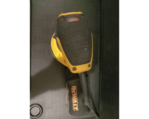 Эксцентриковая шлифмашина DEWALT DWE6423