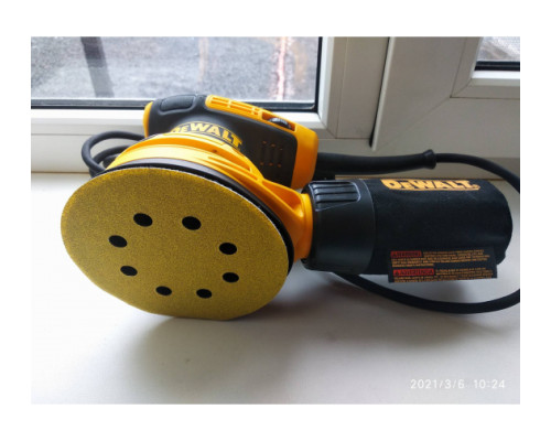 Эксцентриковая шлифмашина DEWALT DWE6423 Эксцентриковая шлифмашина DEWALT DWE6423