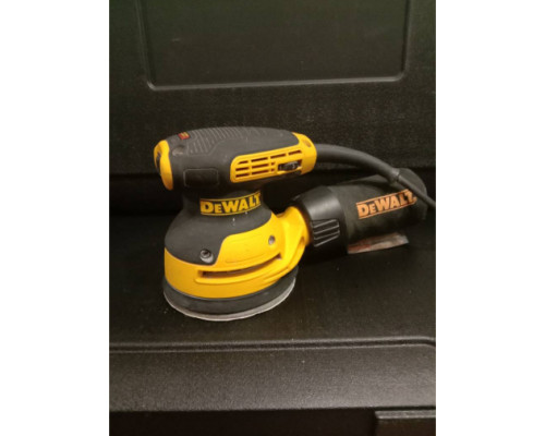 Эксцентриковая шлифмашина DEWALT DWE6423 Эксцентриковая шлифмашина DEWALT DWE6423