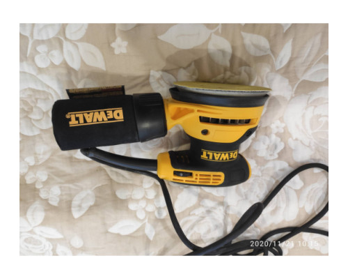 Эксцентриковая шлифмашина DEWALT DWE6423 Эксцентриковая шлифмашина DEWALT DWE6423