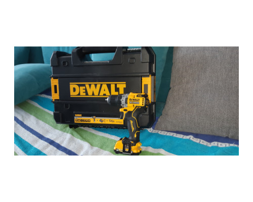 Компактная дрель-шуруповерт DEWALT 12 В XR DCD701D2-QW