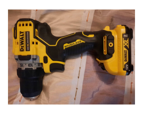 Компактная дрель-шуруповерт DEWALT 12 В XR DCD701D2-QW