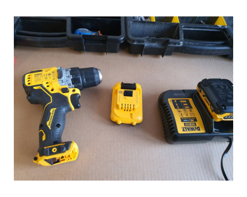 Компактная дрель-шуруповерт DEWALT 12 В XR DCD701D2-QW