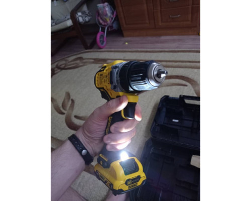 Компактная дрель-шуруповерт DEWALT 12 В XR DCD701D2-QW