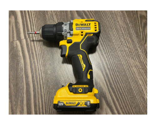 Компактная дрель-шуруповерт DEWALT 12 В XR DCD701D2-QW