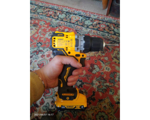 Компактная дрель-шуруповерт DEWALT 12 В XR DCD701D2-QW