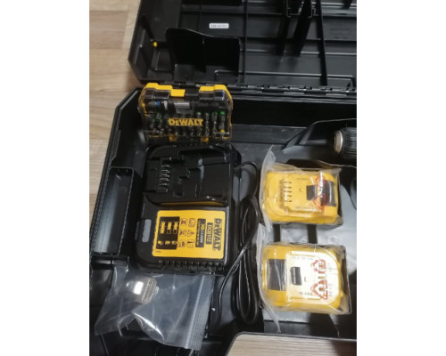 Компактная дрель-шуруповерт DEWALT 12 В XR DCD701D2-QW