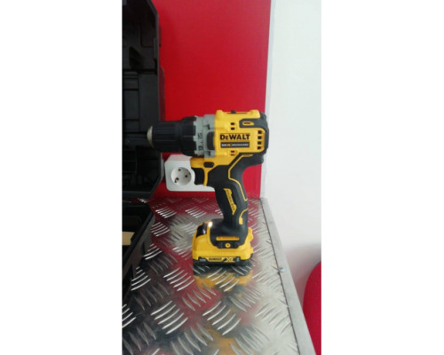 Компактная дрель-шуруповерт DEWALT 12 В XR DCD701D2-QW