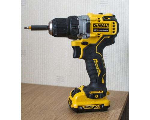 Компактная дрель-шуруповерт DEWALT 12 В XR DCD701D2-QW