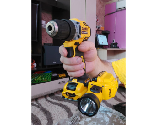 Компактная дрель-шуруповерт DEWALT 12 В XR DCD701D2-QW