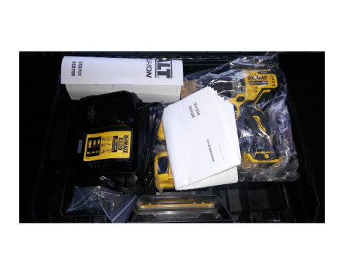 Компактная дрель-шуруповерт DEWALT 12 В XR DCD701D2-QW